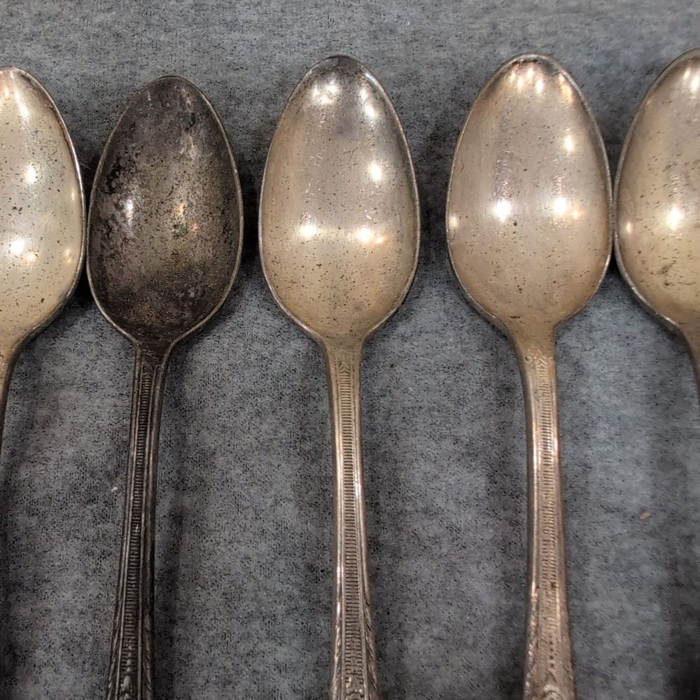 Wm Rogers & Son Silverplate Teaspoons Set of 5 Vintage Floral Scroll Pattern IS - Picture 4 of 6
